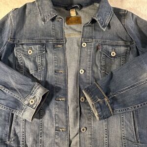 Levi's Denim Trucker Jacket Women's 1X Plus Size Blue Button Front Red Tab